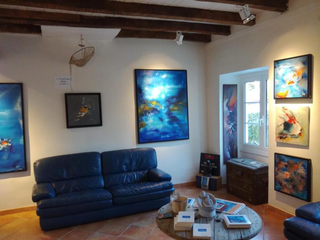 Galerie D'Art D'Une Ancienne Mairie De 1783 Espelette Bagian luar foto